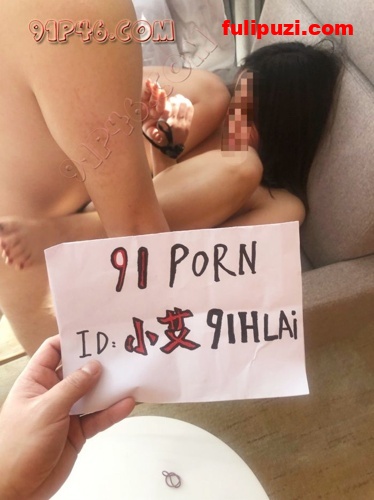 91退圈女神【小艾91HLAi】作品集 长腿女神百变制服装啪啪啪【482P/204M】