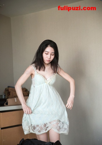 精选国模： 极品长腿美模龙馨2016.8.12大尺度私拍[388P/3.65GB]