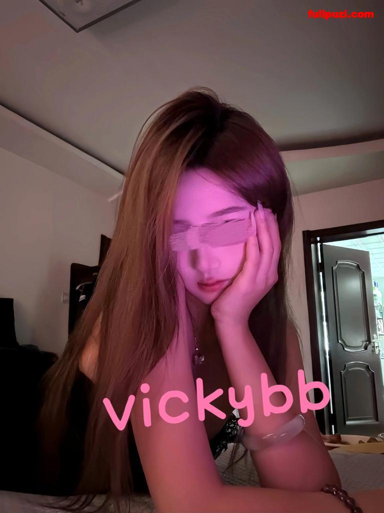 反差婊夜店咖【vickybb】推特福利 被老公牵着挨个给单男吃肉棒【37P+14V/96M】