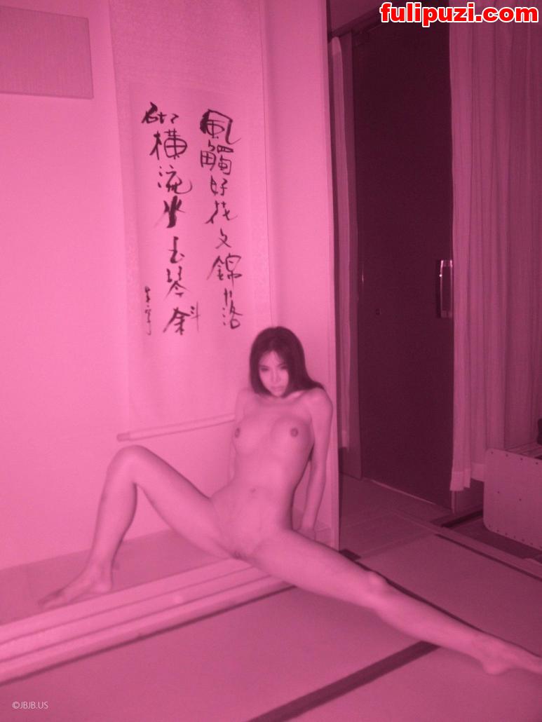 极品浪蹄子【何弃疗】推特放飞自我 真空外出劈腿秀骚逼写字羞辱【249P+7V/76M】