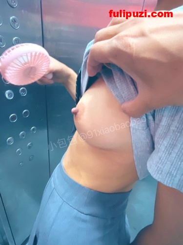 鸡儿动人心的时刻又来了！推特25万粉博主Flashing各种精品露出投稿合集【471P+33V/338M】