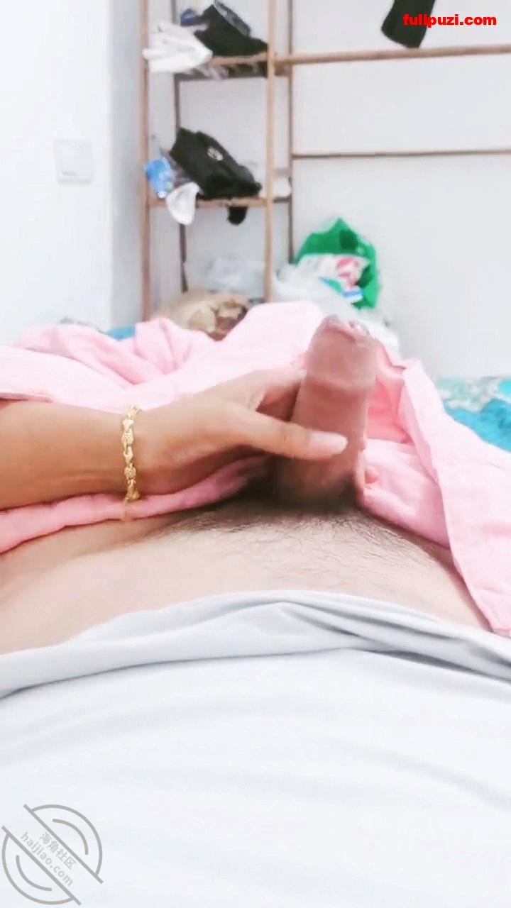 海角大神【一家人的幸福生活】封神乱伦 操了屋檐下的妈妈姐姐又上了姐姐闺蜜【284P+23V/2.74G】