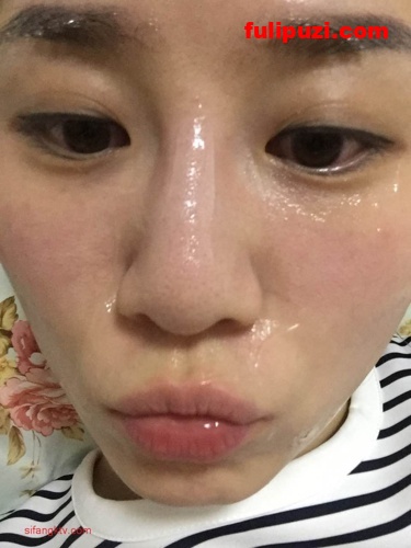 泄密系列：武汉大学生纹身美女与男友自拍流出，被射一脸亮晶晶【2v200p 403m】