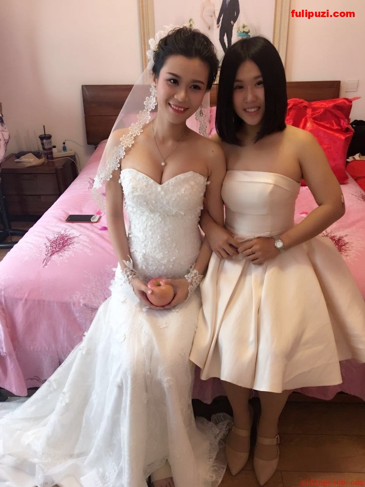 百度云泄密真实少妇新娘&可爱小女生的私房照 大喜那天玩了新娘和伴娘一枪战两凤[212P+25V/1.42G]
