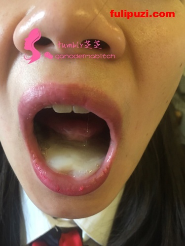 tumblr绝版系列：洗手台放尿+教室图书馆露出！老牌母狗性奴芝芝被各种虐【252P】
