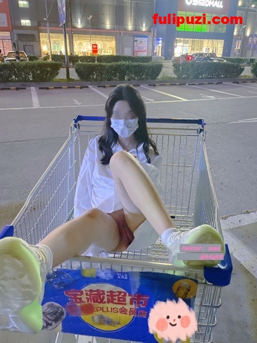 推特女神饿饿-eeee_kram挑战超强露出 高铁商务座全裸&cosplay大白屁眼做核酸【122P+20V/100M】