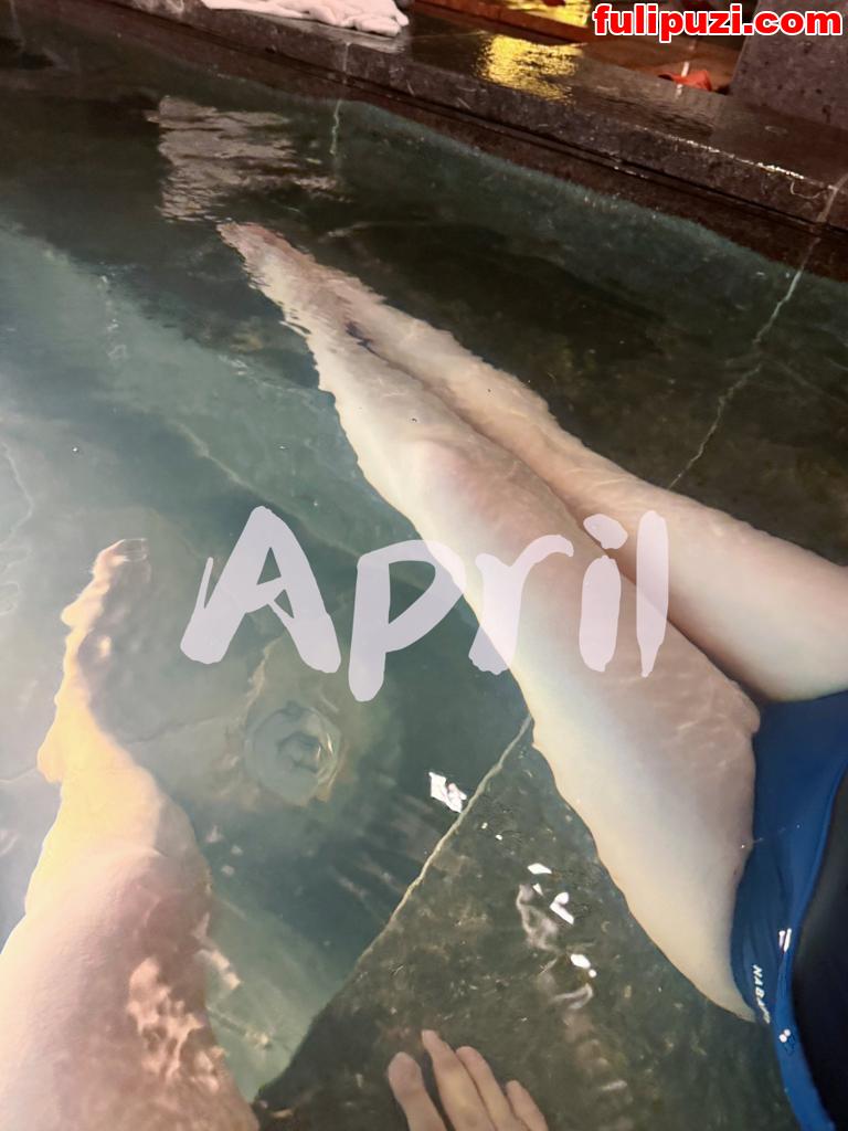 推特浪女【April】性爱啪啪啪福利合集 大长腿对着镜子后入被操的奶子乱颤【63P+63V/369M】