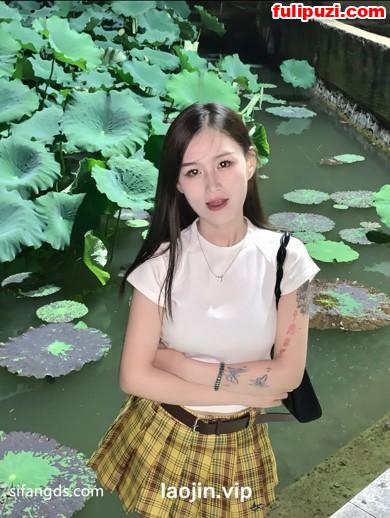 6月最新泄密！高颜值反差婊被男友留出的性爱视频完美露脸【18P+3V/927M】