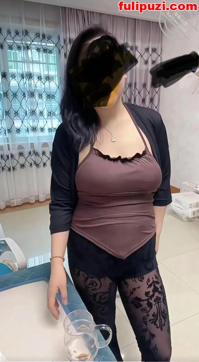 海角【妖娆的丈母娘】乱伦合集 趁老婆在卫生间洗澡的时候我内射了丈母娘【417P+56V/4.04G】