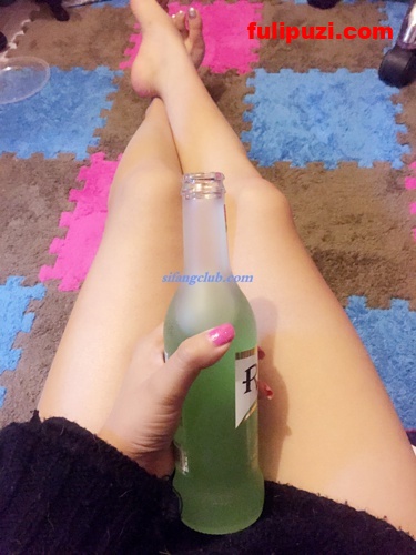 百度云泄密系列18-阿芳的小秘密，与男友爱爱留下两个草莓【1250P/2.2G】