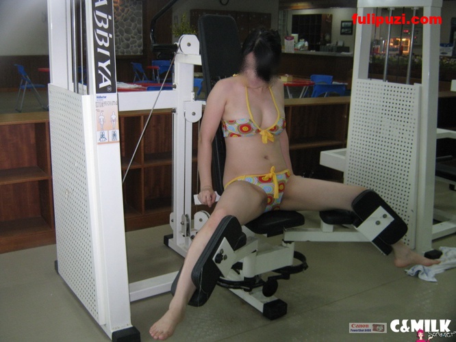 韩国Soranet骚货系列：丰乳丰臀人妻캬라멜밀크淫荡大胆外拍露出【558P+131M】