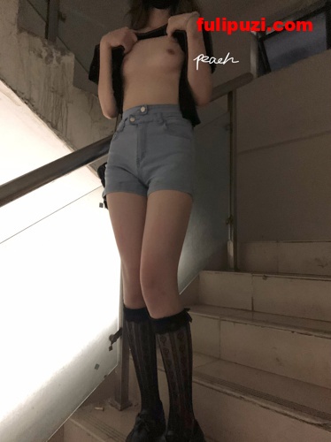 鸡儿动人心的时刻又来了！推特25万粉博主Flashing各种精品露出投稿合集【471P+33V/338M】