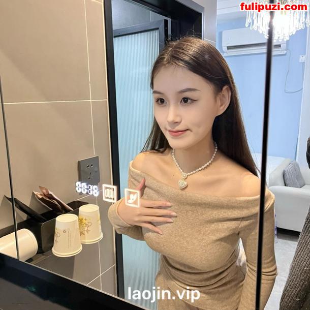 6月最新泄密！高颜值反差婊被男友留出的性爱视频完美露脸【18P+3V/927M】