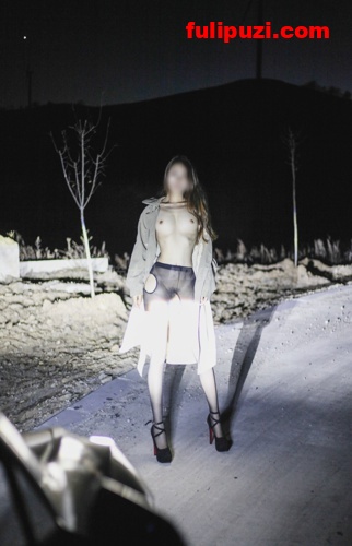 齐逼牛仔短裤完美炮架！ 推特长腿女神【喵大人】大尺度福利自拍【924P+23V/222M】