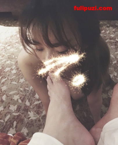 免费贴！看看真正的极品绿奴阳痿男是啥样 鸡鸡小的看不见撸管都是奢望【150P+6V/43M】