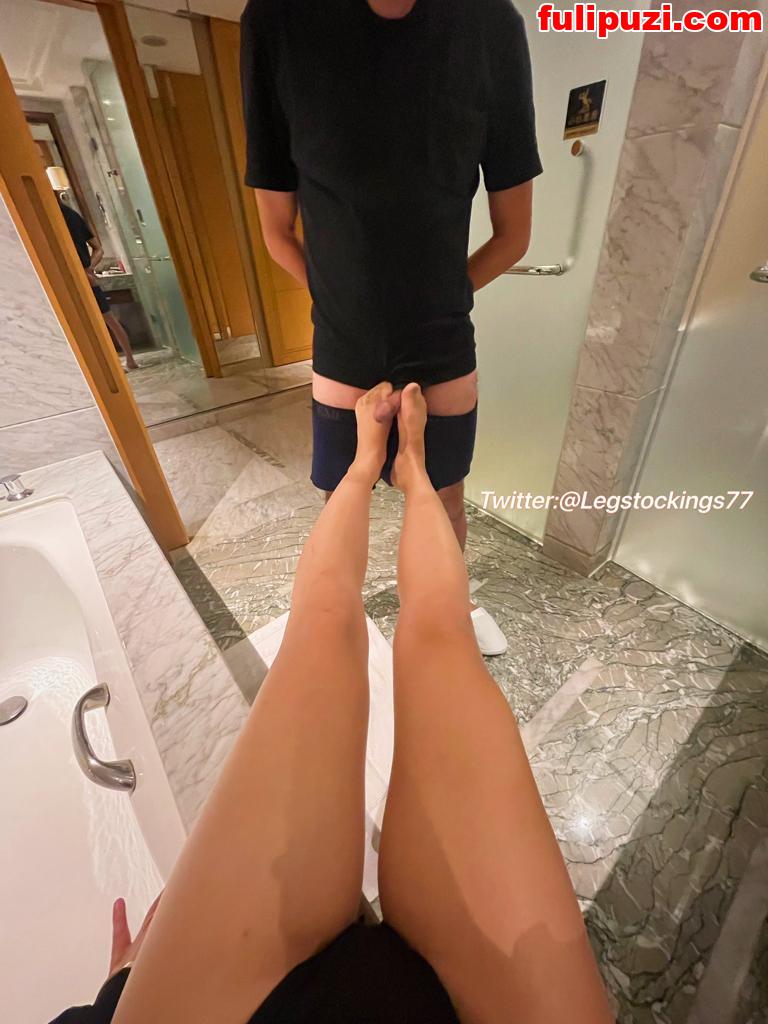 推特博主【Legstockings77】分享娇妻 丝袜美腿高跟控自慰调教啪啪啪【433P+104V/946M】