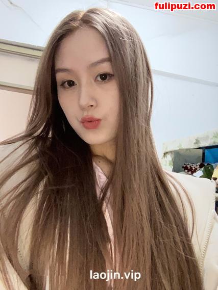 6月最新泄密！高颜值反差婊被男友留出的性爱视频完美露脸【18P+3V/927M】