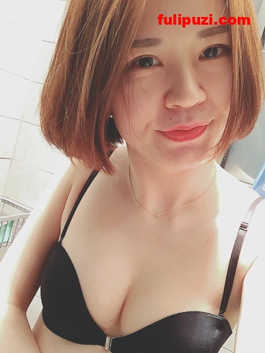 力荐！极品露脸反差婊北京银行职员孙滢心淫荡自拍三部曲合集【430P+47V/1.41G】