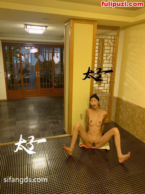 推特大神【太子妃】调教极品女友 清纯女神化身淫荡母狗变态羞辱露出【525P+58V/1.75G】