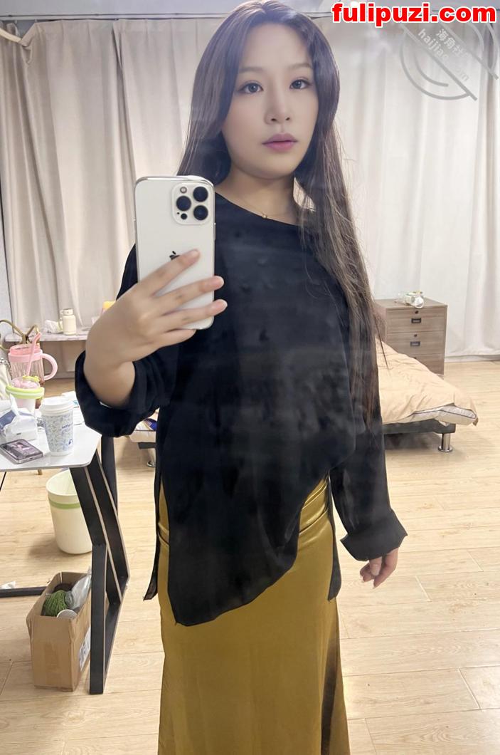 海角【御姐小姨李老丝】乱伦合集 御姐华伦天奴黑丝小姨乱被外甥压在课桌上站起来狠瞪【324P+13V/1.3G】