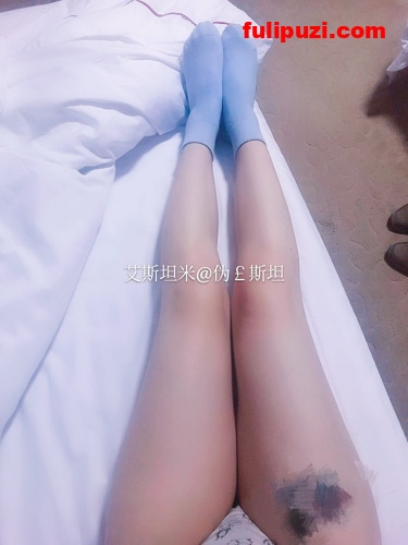 完美蜜桃臀被疯狂后入！ 推特退圈纹身小姐姐【艾斯坦米（筱凝一只）】大尺度性爱自拍【143P+12V/108M】