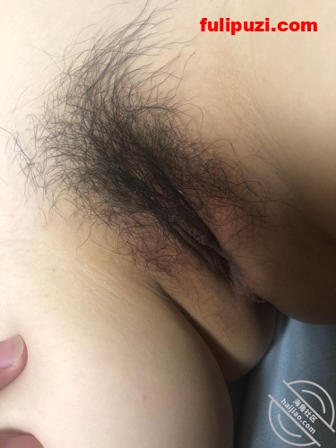重磅！收费论坛超强乱伦首发 勾引借住的离异大表姐刺激跳跳糖口交【970P+18V/2.01G】