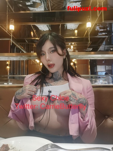 红极一时的高颜值网红！【龙猫夫妇(Sexy chloe)】推特大尺度原版私拍视图【335P+139V/145M】