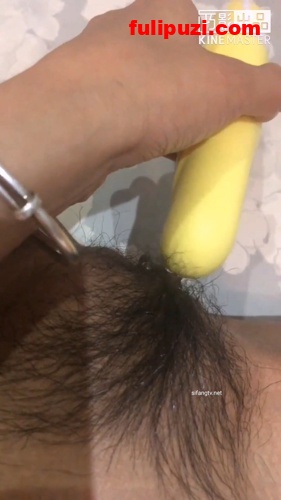 重口阴环女13：戴着阴环道具自慰撒尿杯子里自己喝 【1V/503MB】