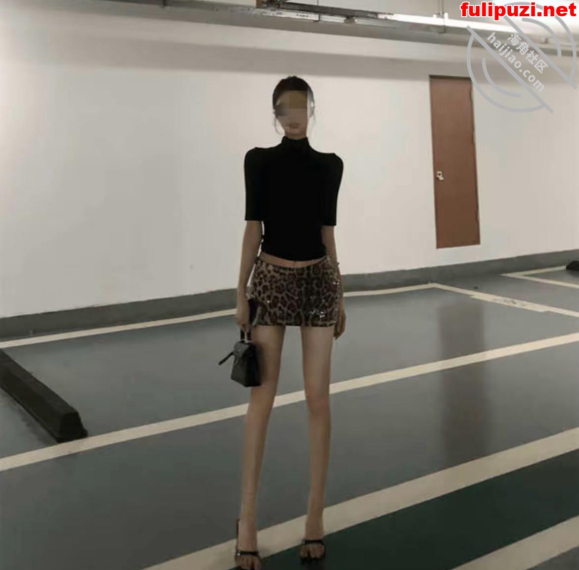 海角大神【长腿女儿丽丽】乱伦后续3 女儿身穿凤冠霞披被操上头终于叫我老公了【121P+8V/1.32G】