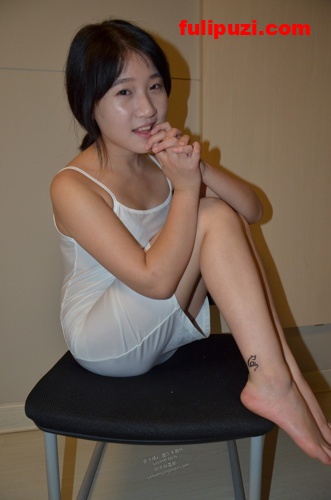 叶子2014.06.28大尺度私拍套图【75P/455M】