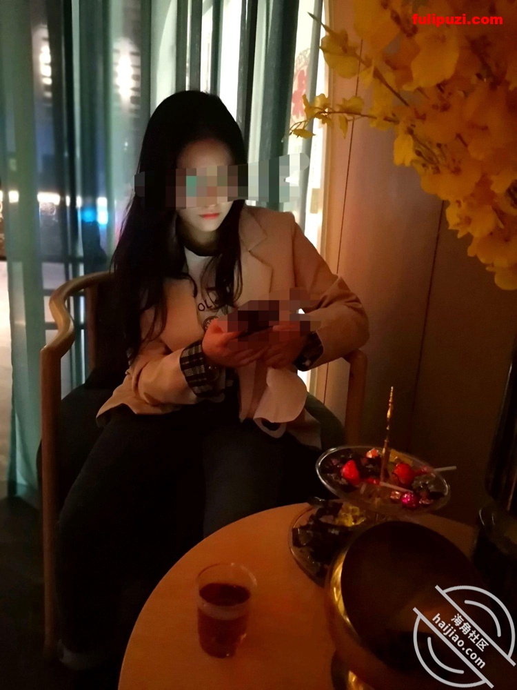海角小伙赖在大胸姐姐出租房终得手 婚礼前一晚破穿婚纱姐姐雏菊+内射两次【353P+15V/1.89G】