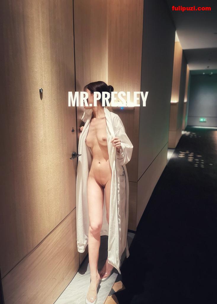 推特健身肌肉大神【presley553】操逼合集 上海酒店窗前抱操美女遥望东方明珠【57P+61V/859M】