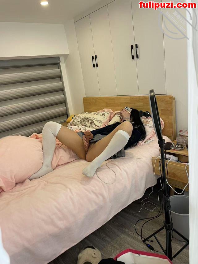 海角继父【我是奶气草莓】和女儿乱伦合集 上高二的女儿当着老婆的面给我口【330P+26V/3.73G】