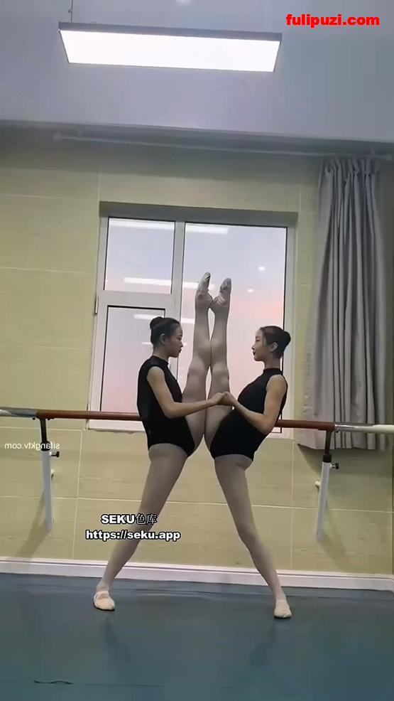 北京市海韵艺术学校芭蕾舞妹子 胡妍慈给金主定制裸舞还偷拍舞伴换衣【7P+1V/106M】