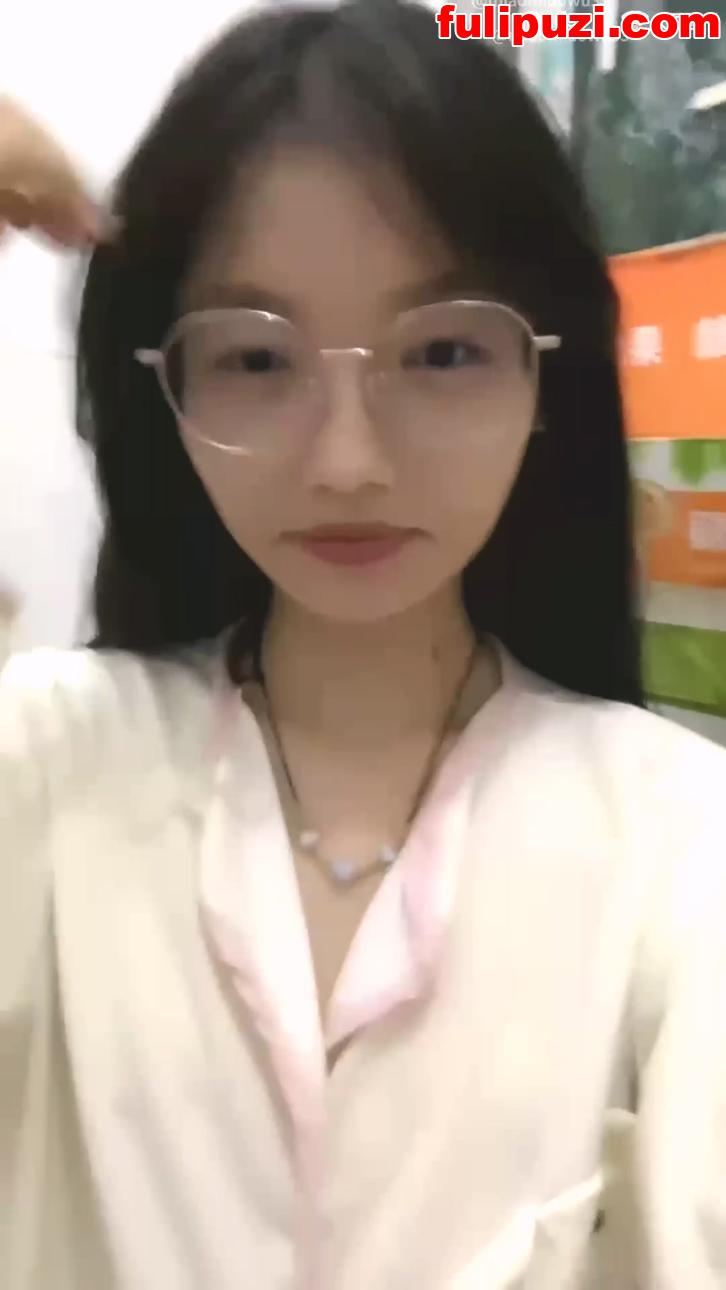 在校女大学生【困困兔】眼镜女学生情趣装道具自慰狂插合集【77.6G】