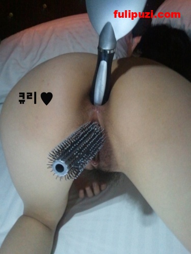 韩国Soranet骚货系列：캐리큐리的扩张调教骚逼肛门塞满卷发棒【102P/14M】