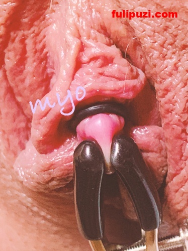 稀有！每个豆豆晶莹剔透！推特阴蒂调教师Myo另类猎奇套图+视频【107P+31V】