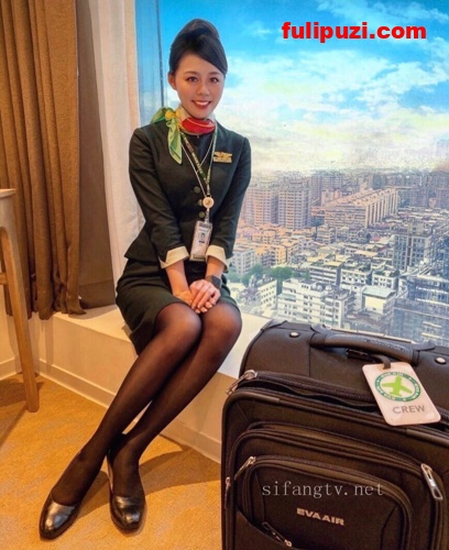 稀缺航空！空姐兼职约炮、飞机上厕所丝袜诱惑Vol.2 【745P+105V/933M】
