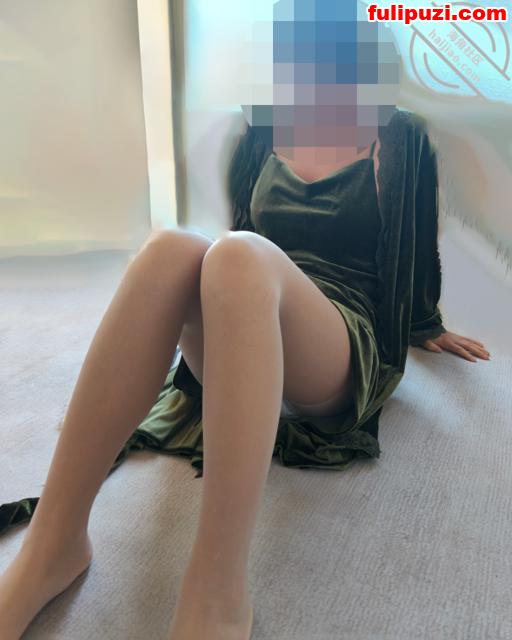 海角【相依为命的母子】乱伦合集 妈妈边包饺子边坐在我的鸡巴上扭动【130P+8V/1.95G】
