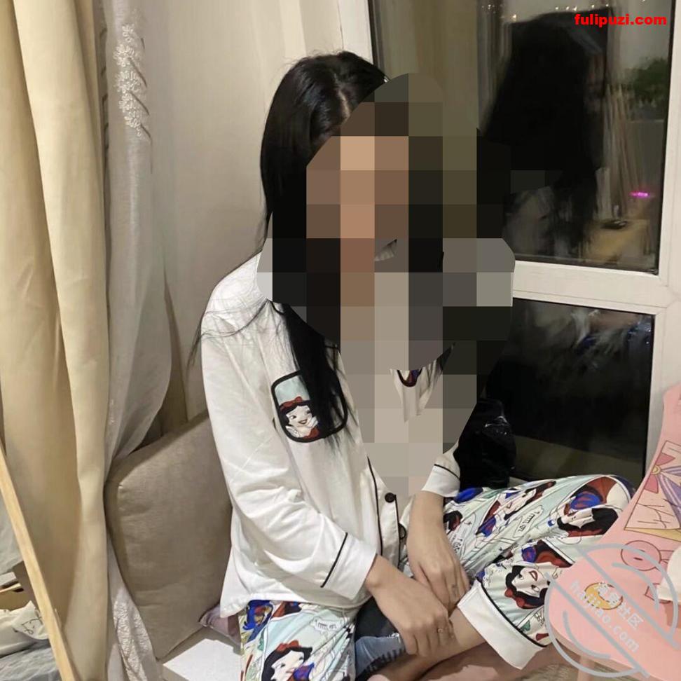 海角老父亲和19岁女儿小亚不乱之恋 女儿穿着闺密的jk激闻着她闺蜜味道射【157P+11V/2.1G】