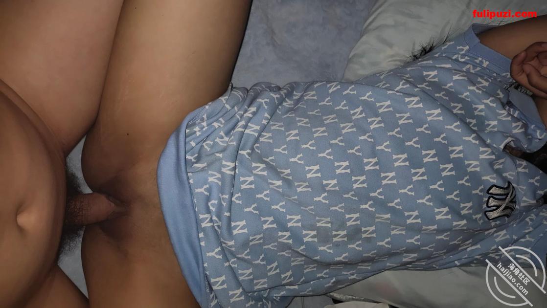 海角老父亲和19岁女儿小亚不乱之恋 女儿穿着闺密的jk激闻着她闺蜜味道射【157P+11V/2.1G】