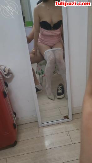 海角大神调教贤惠丈母娘合集 带兄弟来操丈母娘三洞齐开舔肛颜射【265P+16V/1.74G】