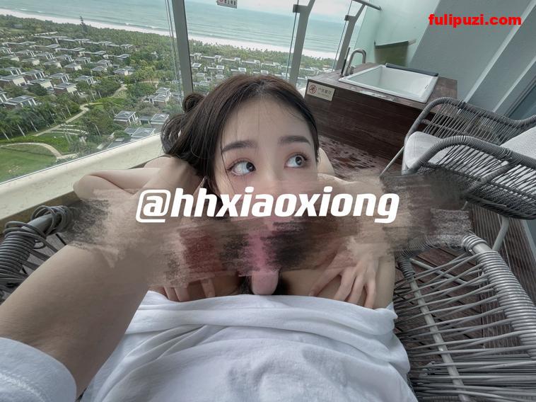 极品美女【hhxiaoxiong】推特绝版福利 性感大长腿高跟蜜桃臀露出啪啪啪【75P+48V/307M】