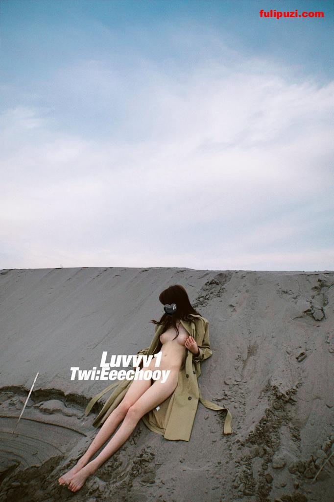 露出狂热爱好者【Luvvv1】推特绝版福利 极品大长腿露出&超强多人聚众淫乱【271P+52V/208M】