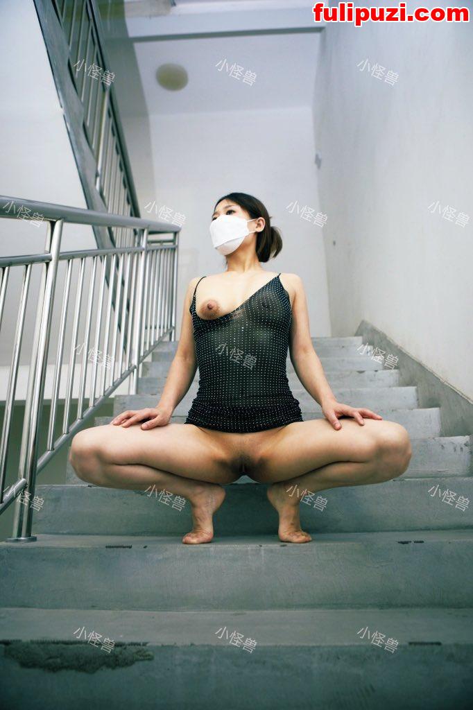 妓妻少妇【小怪兽】推特福利 肤白貌美高冷御姐前凸后翘花式做爱【1300+340V/1.83G】