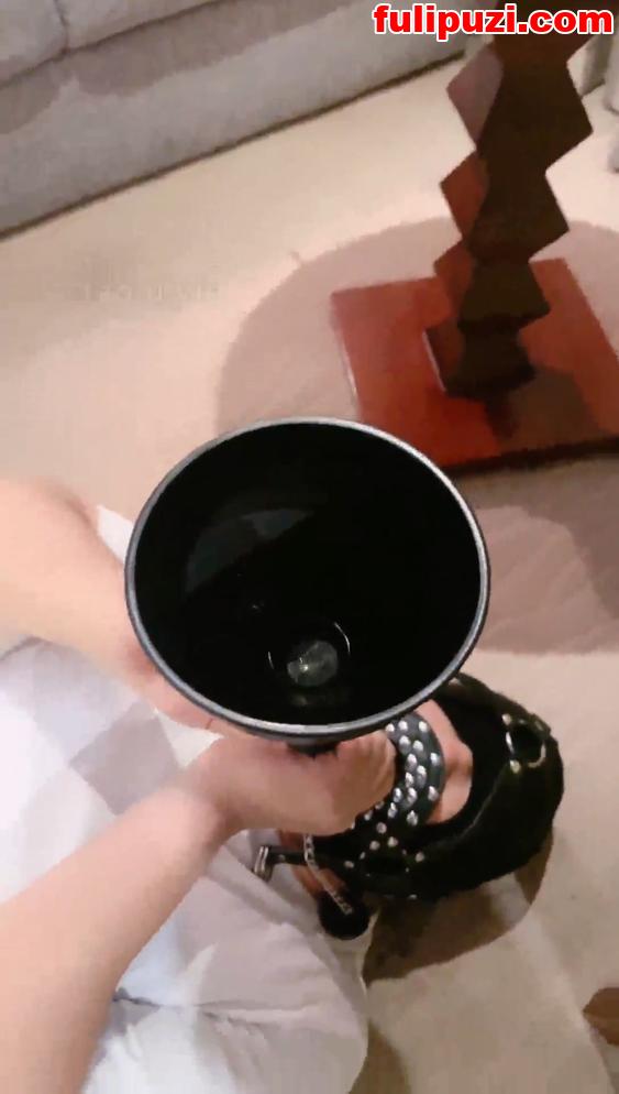套路直播【妆主大大】女奴奴下奴 剧情绿帽老公户外露脸露点调教合集【236V/68G】