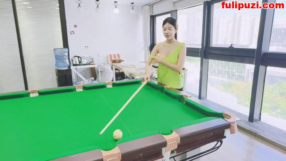 玩的就是诱惑！中国妹子透视装打乒乓球打台球奶子若隐若现【12V/621M】