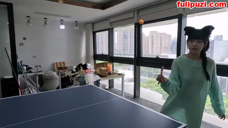 玩的就是诱惑！中国妹子透视装打乒乓球打台球奶子若隐若现【12V/621M】