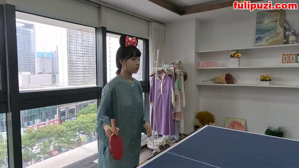 玩的就是诱惑！中国妹子透视装打乒乓球打台球奶子若隐若现【12V/621M】