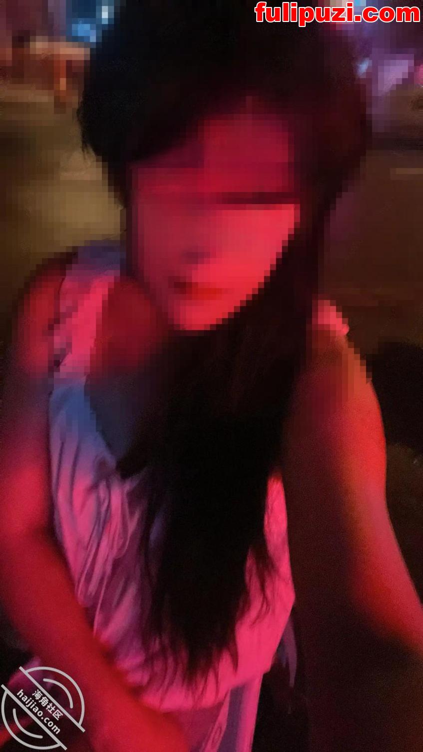 海角【再嫁的妈妈和女儿】乱轮合集 和妈妈继姐一起爬山的时候偷摸操继姐【162P+9V/1.1G】